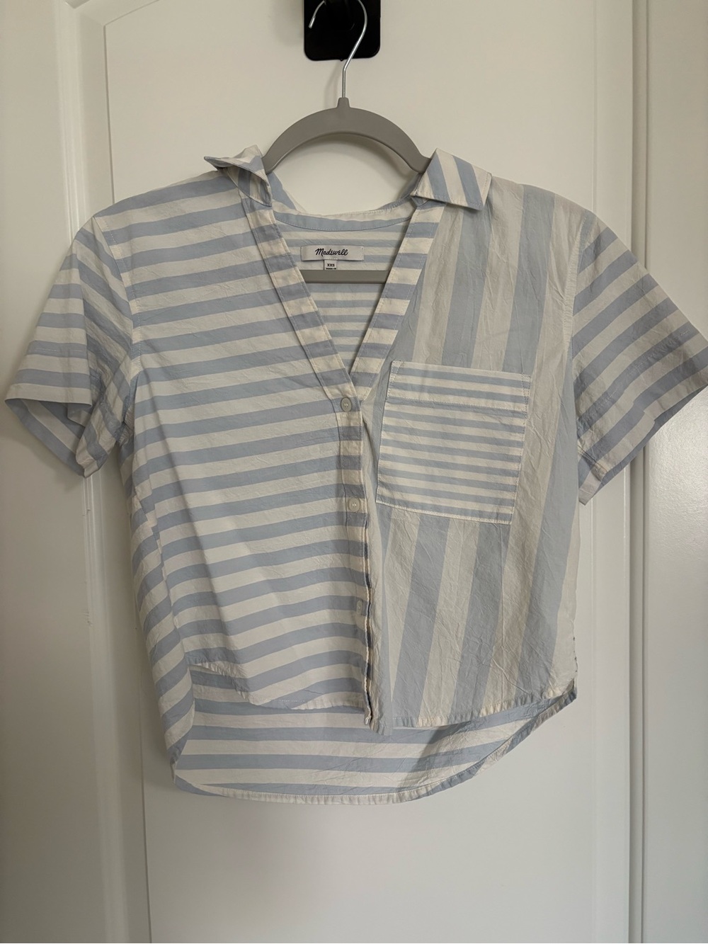 Madewell Woman’s Light Blue & White cropped Striped Short Sleeve Button Shirt